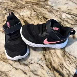 Nike Revolution Black and Pink Toddler 7